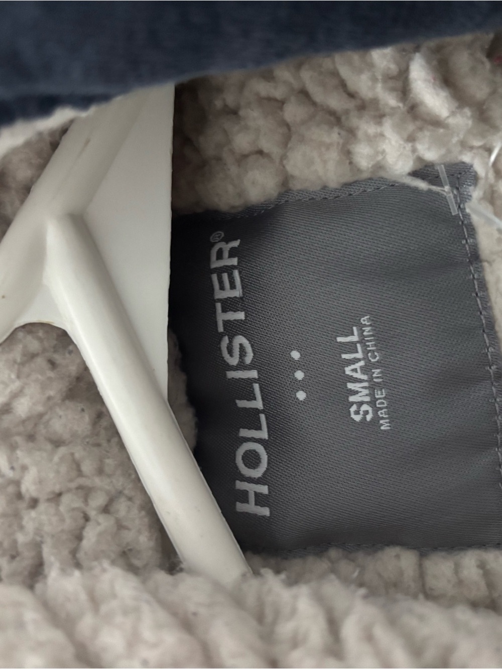 Hollister Red Navy Cream Plaid Sherpa-Lined Hooded Shirt Jacket - Picture 6 of 6